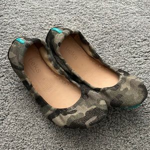 Tieks Calouflage size 6